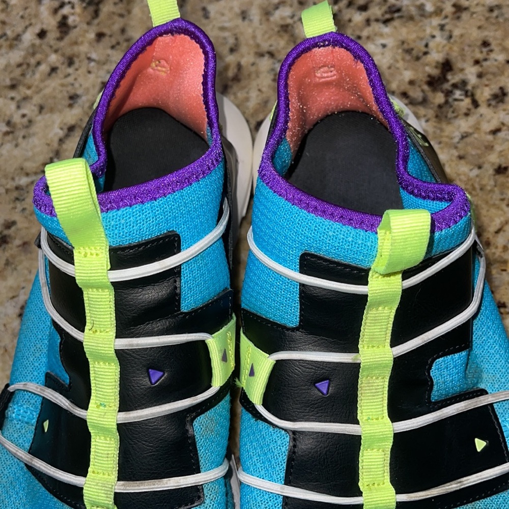 Nike - Picture 2 of 10